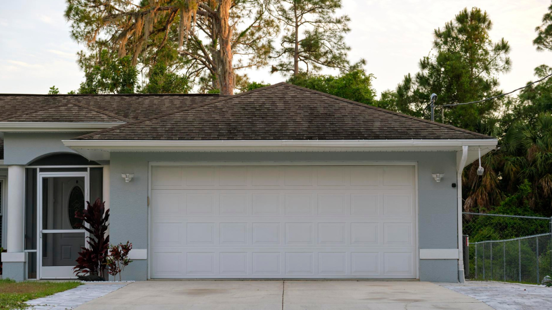 Pourquoi choisir une porte de garage isolante pour le confort de votre habitation ?